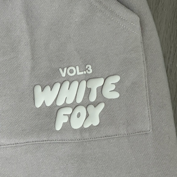 NWOT WHITE FOX JOGGERS WOMENS SIZE XXS
COLOR Moon - Picture 5 of 11